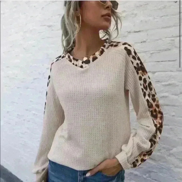 Leopard Print Waffle Sleeve Top - Picture 3 of 4